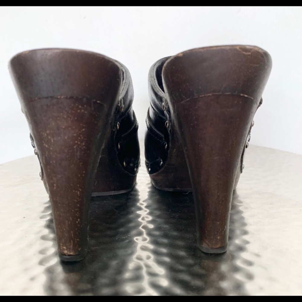 MICHAEL KORS BLACK ALL LEATHER CLOGS/MULES. - Picture 4 of 6